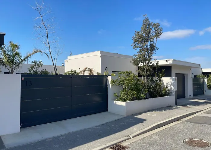 Oasis Blue Canet Villa *